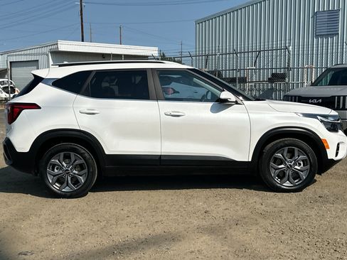 Used 2024 Kia Seltos S AWD/4WD image 3
