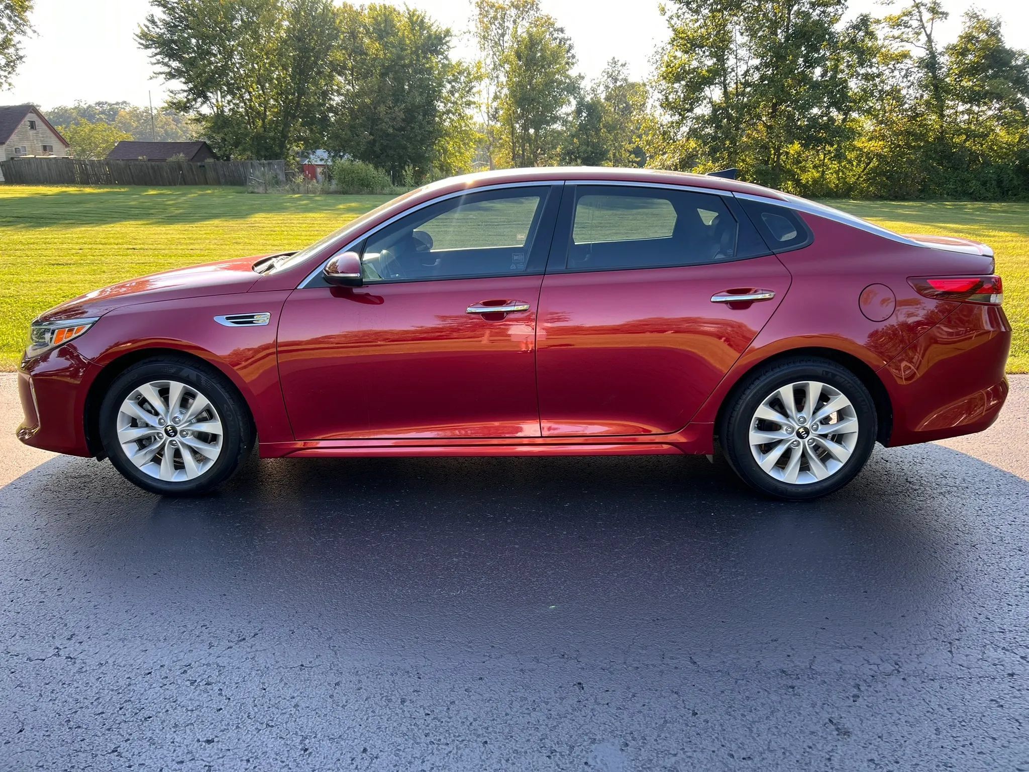Used 2018 Kia Optima S w/ Panoramic Sunroof Package FWD image 8
