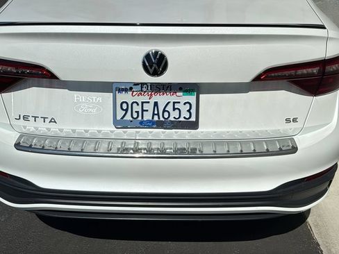 Used 2023 Volkswagen Jetta SE FWD image 7