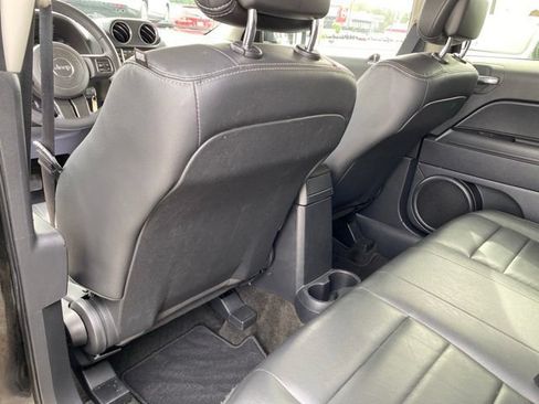 Used 2015 Jeep Patriot High Altitude AWD/4WD image 30