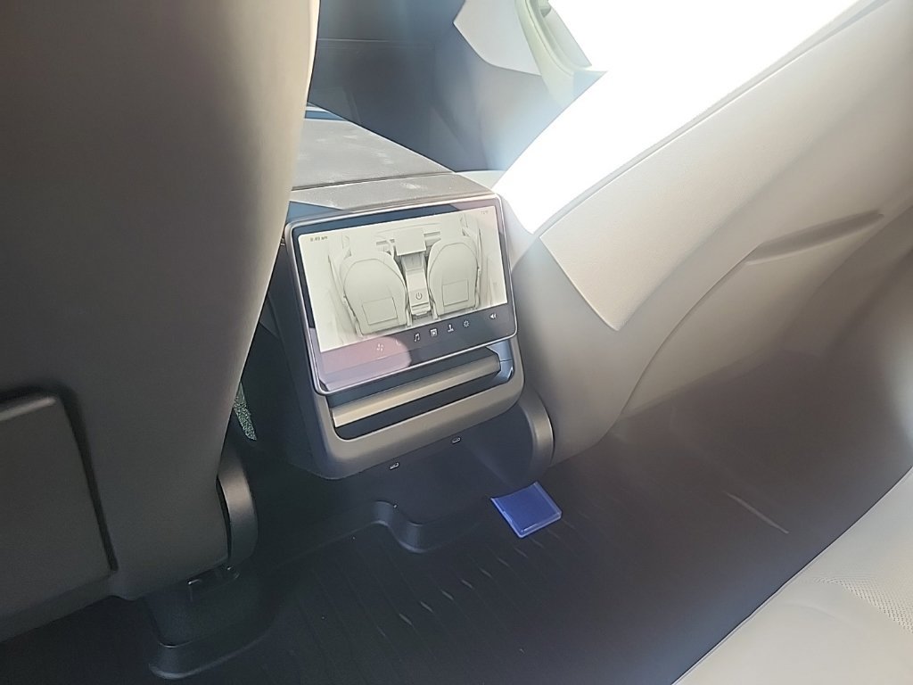 Used 2026 Tesla Model Y Long Range RWD image 20