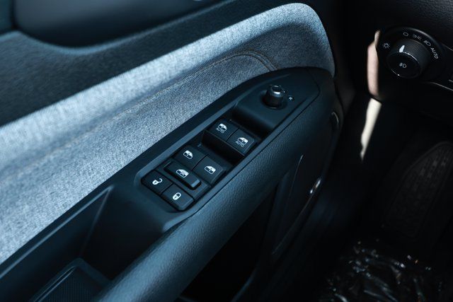 New 2026 Jeep Compass Latitude AWD/4WD image 21