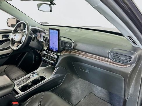 Certified 2023 Ford Explorer Limited w/ Limited Technology Package image 24