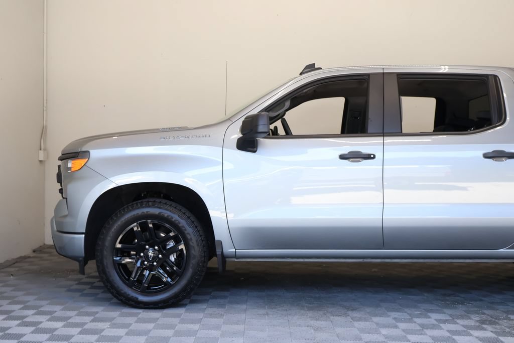 Used 2025 Chevrolet Silverado 1500 Custom w/ Turbomax Blackout Package RWD image 8