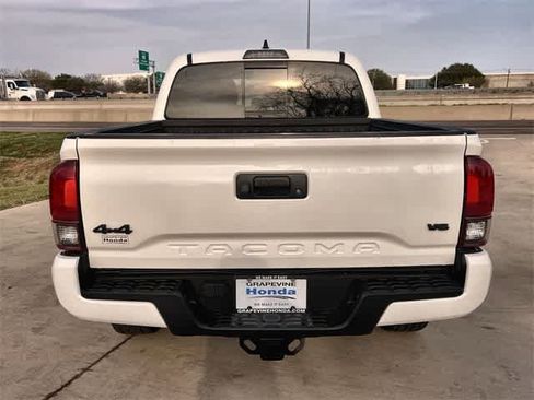 Used 2021 Toyota Tacoma SR5 w/ Trail Edition image 6