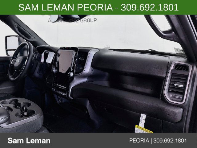 New 2026 RAM 3500 Tradesman AWD/4WD image 27