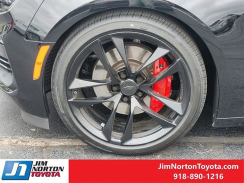 Used 2023 Chevrolet Camaro SS RWD image 13