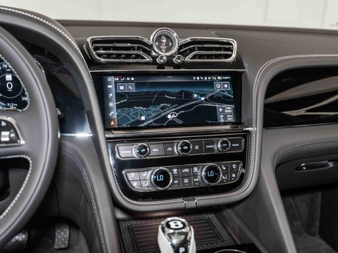 Certified 2024 Bentley Bentayga AWD/4WD image 28