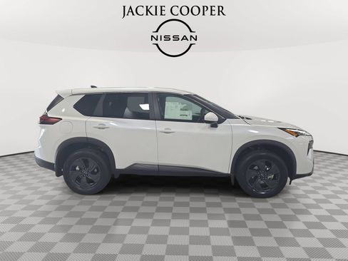 New 2026 Nissan Rogue SV w/ Cold Weather Package AWD/4WD image 4