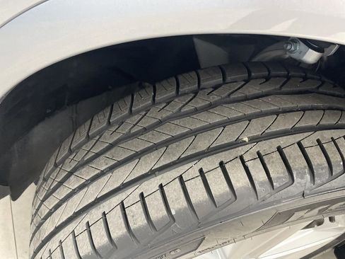 Used 2024 Audi Q5 e Premium Plus w/ Premium Plus Package image 39