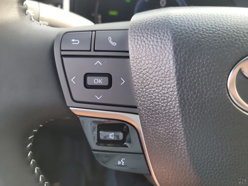 Certified 2026 Toyota Camry Hybrid FWD image 30