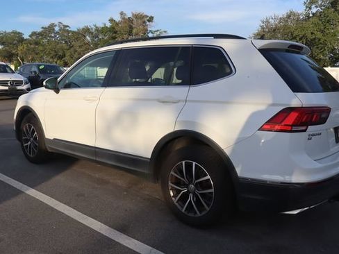 Used 2020 Volkswagen Tiguan SE FWD image 3