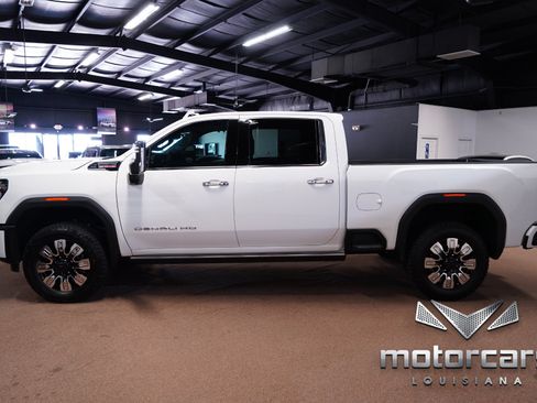Used 2025 GMC Sierra 2500 Denali w/ Denali Reserve Package AWD/4WD image 4