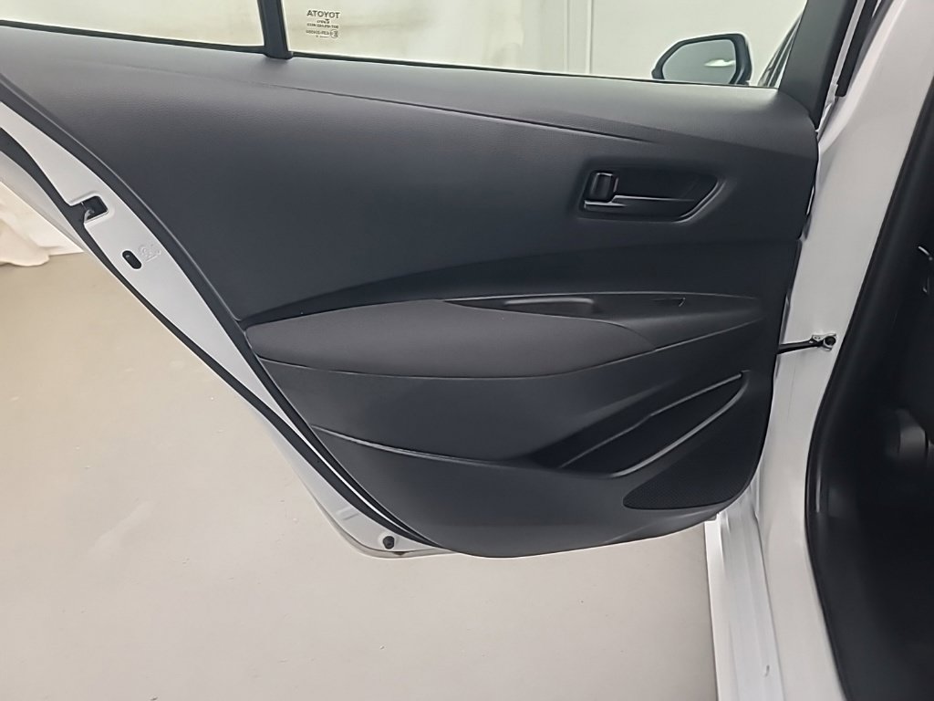 Used 2025 Toyota Corolla LE FWD image 20