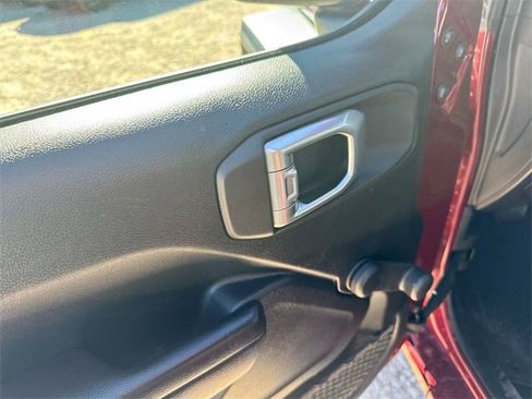 Used 2021 Jeep Wrangler Sport image 19