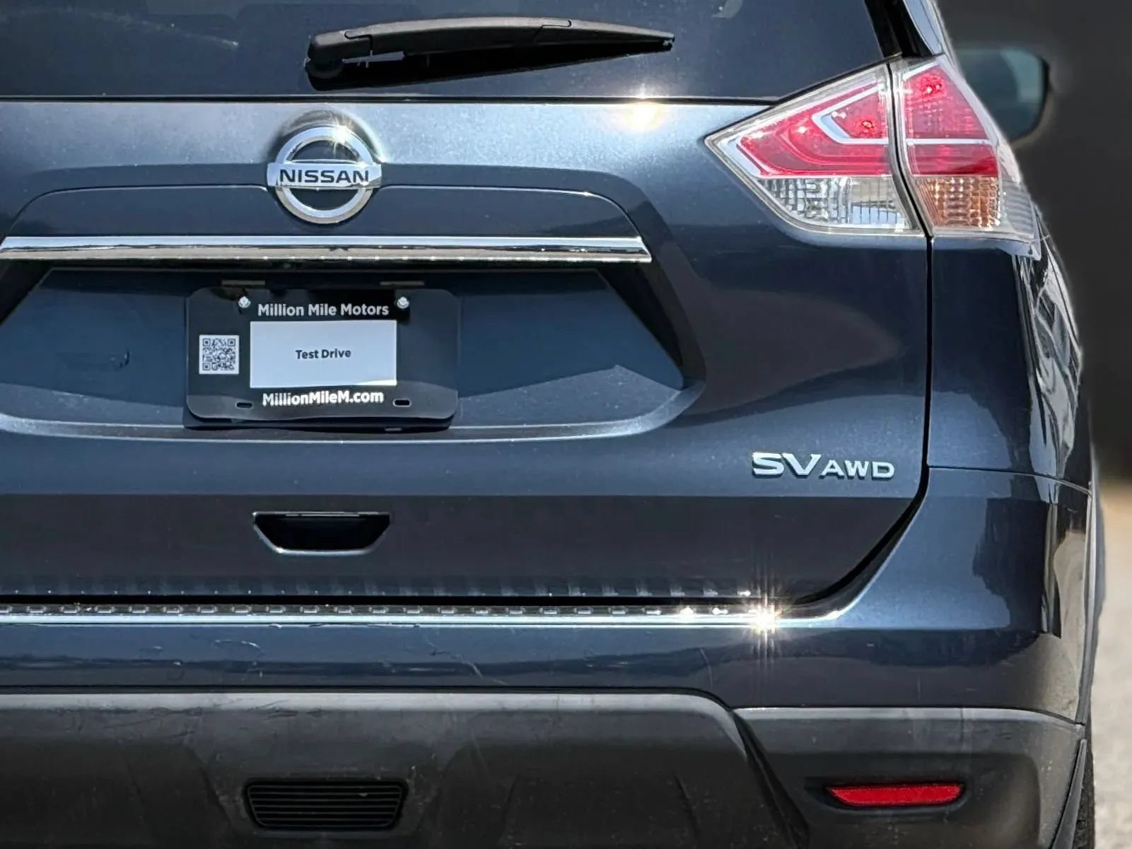 Used 2015 Nissan Rogue SV AWD/4WD image 14