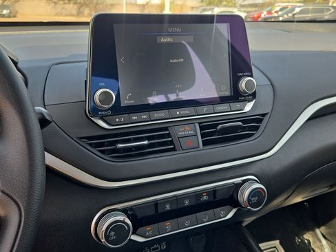 Certified 2025 Nissan Altima 2.5 S FWD image 19