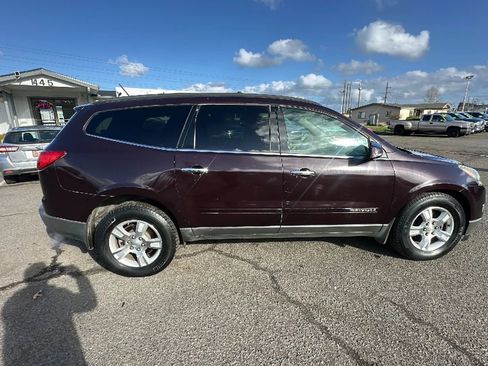 Used 2009 Chevrolet Traverse LT image 3