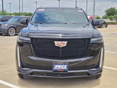 Used 2022 Cadillac Escalade Sport Platinum image 2