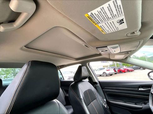 Used 2022 Nissan Altima 2.5 SR w/ Midnight Edition Package FWD image 13