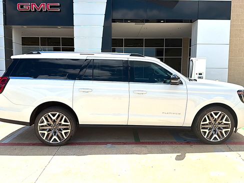 Used 2026 Ford Expedition Max Platinum w/ Platinum Ultimate Package AWD/4WD image 6