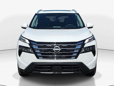 Used 2025 Nissan Rogue SV w/ SV Premium Package FWD image 12