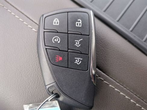 Used 2024 Chevrolet Tahoe Z71 w/ Luxury Package image 40