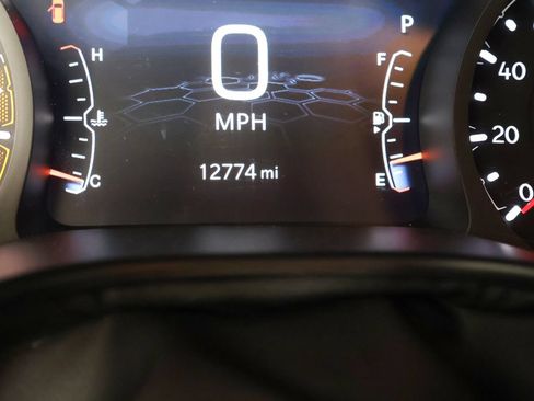 Used 2025 Jeep Compass Latitude AWD/4WD image 38