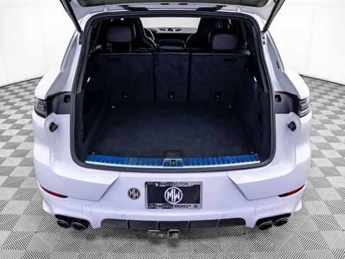 Certified 2025 Porsche Cayenne GTS AWD/4WD image 33