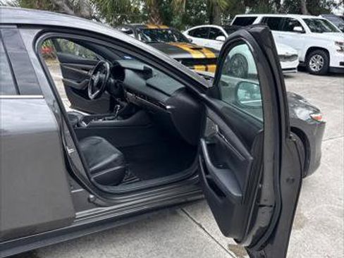 Used 2019 MAZDA MAZDA3 Hatchback w/ Premium Package image 12