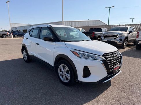 Used 2024 Nissan Kicks S FWD image 4