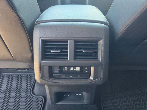 Used 2023 Volkswagen Atlas SE w/ Black Wheel Package AWD/4WD image 29