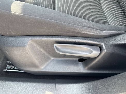 Used 2017 Volkswagen Tiguan S FWD image 16