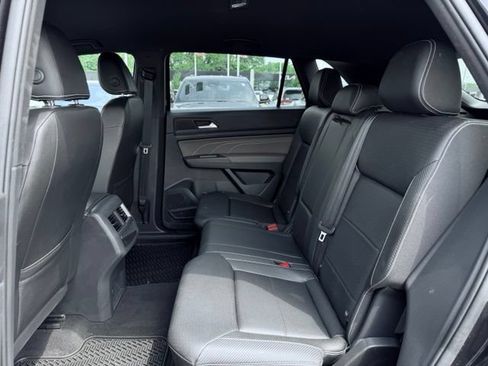 Used 2023 Volkswagen Atlas Cross Sport SE AWD/4WD image 19