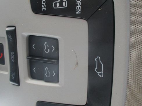 Used 2021 Toyota Sienna XLE image 15