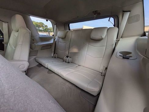 Used 2020 Cadillac Escalade Premium Luxury w/ LPO, Radiant Package AWD/4WD image 15