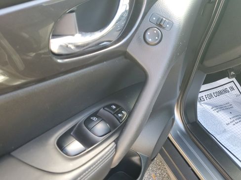 Used 2020 Nissan Rogue S w/ Special Edition Package image 19