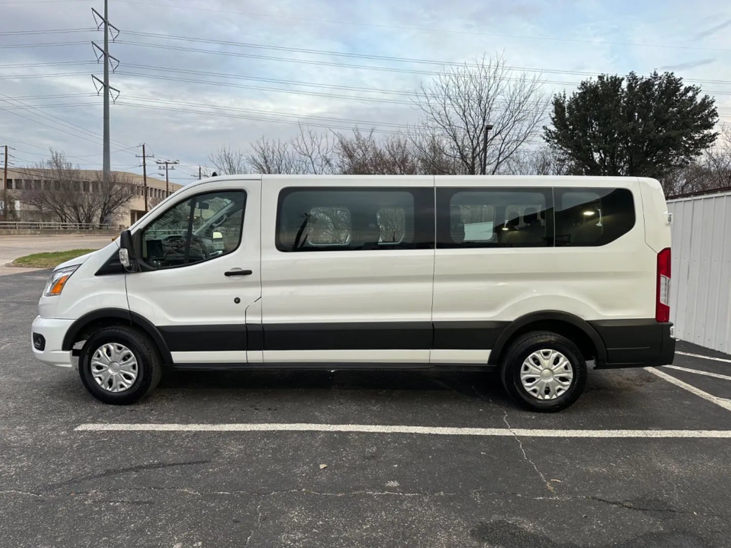 Used 2021 Ford Transit 350 XLT RWD image 2