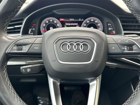 Used 2021 Audi Q8 Premium image 28