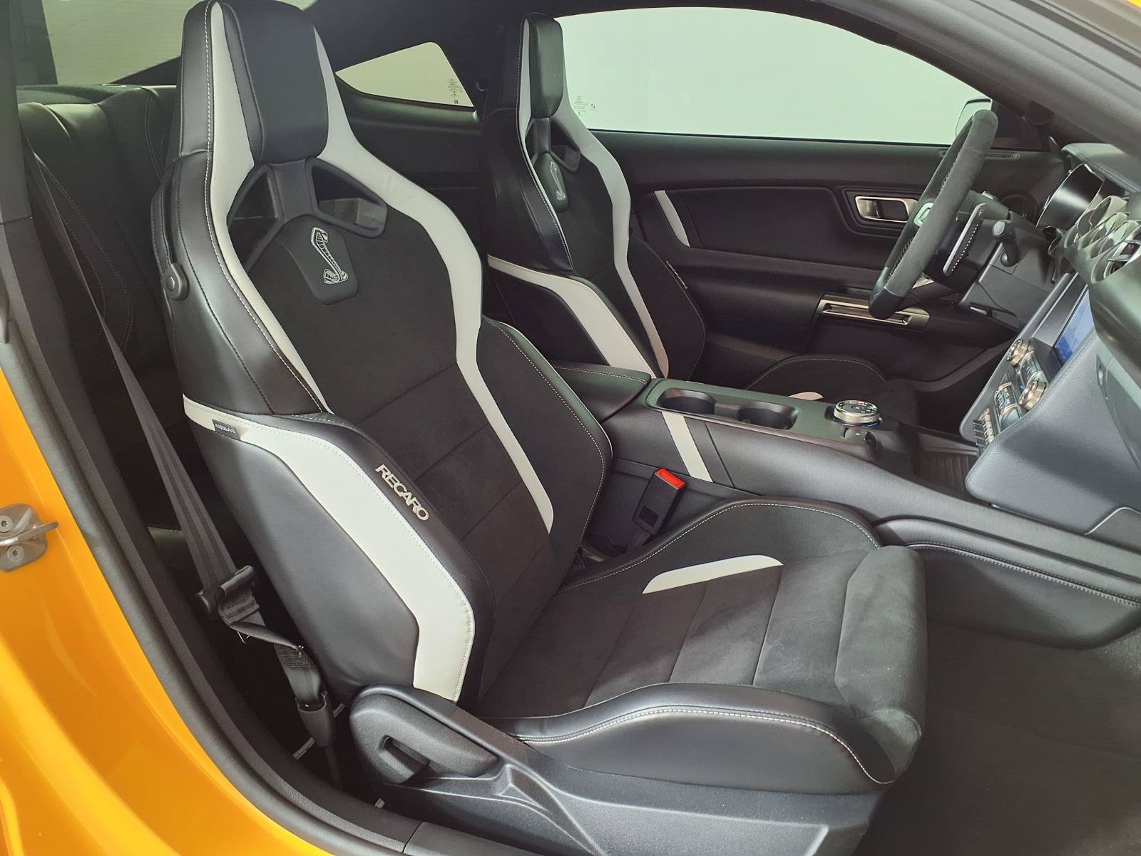 Used 2022 Ford Mustang Shelby GT500 w/ Technology Package RWD image 9