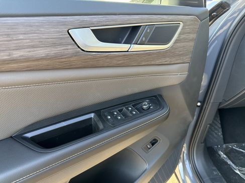 New 2026 Volkswagen Atlas SEL image 11