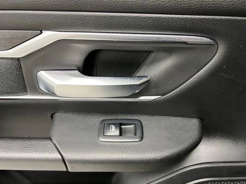 Used 2019 RAM 1500 Big Horn AWD/4WD image 39