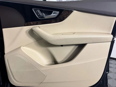Used 2017 Audi Q7 3.0T Premium Plus image 45