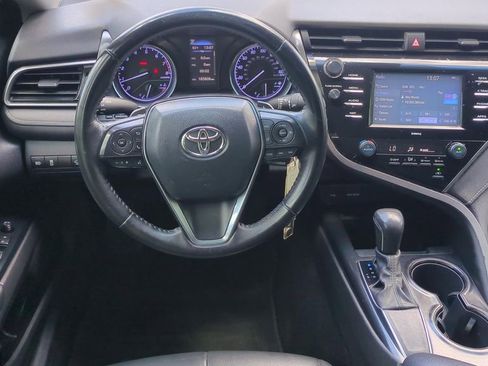 Used 2020 Toyota Camry SE image 14