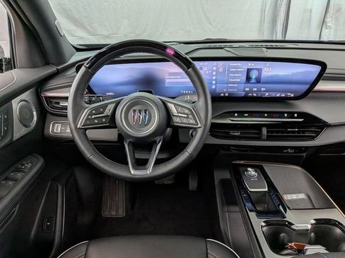 Used 2025 Buick Enclave Avenir w/ Super Cruise Package image 27