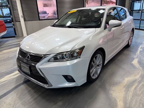 Used 2016 Lexus CT 200h w/ Navigation Package image 3