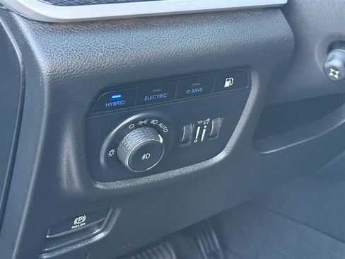 Used 2022 Jeep Grand Cherokee Trailhawk w/ Advanced Protech Group II AWD/4WD image 31