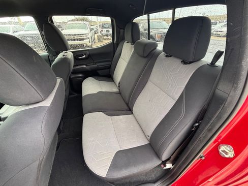 Used 2020 Toyota Tacoma TRD Sport image 25