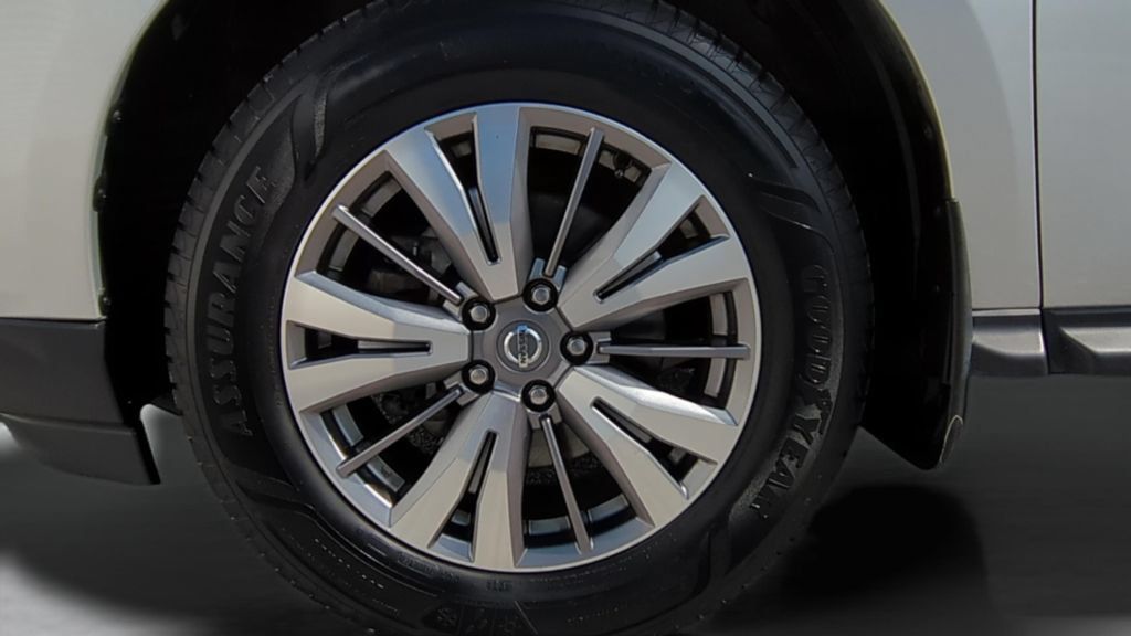 Used 2020 Nissan Pathfinder S FWD image 26