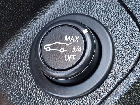 Used 2023 GMC Terrain SLT w/ Infotainment Package II AWD/4WD image 26